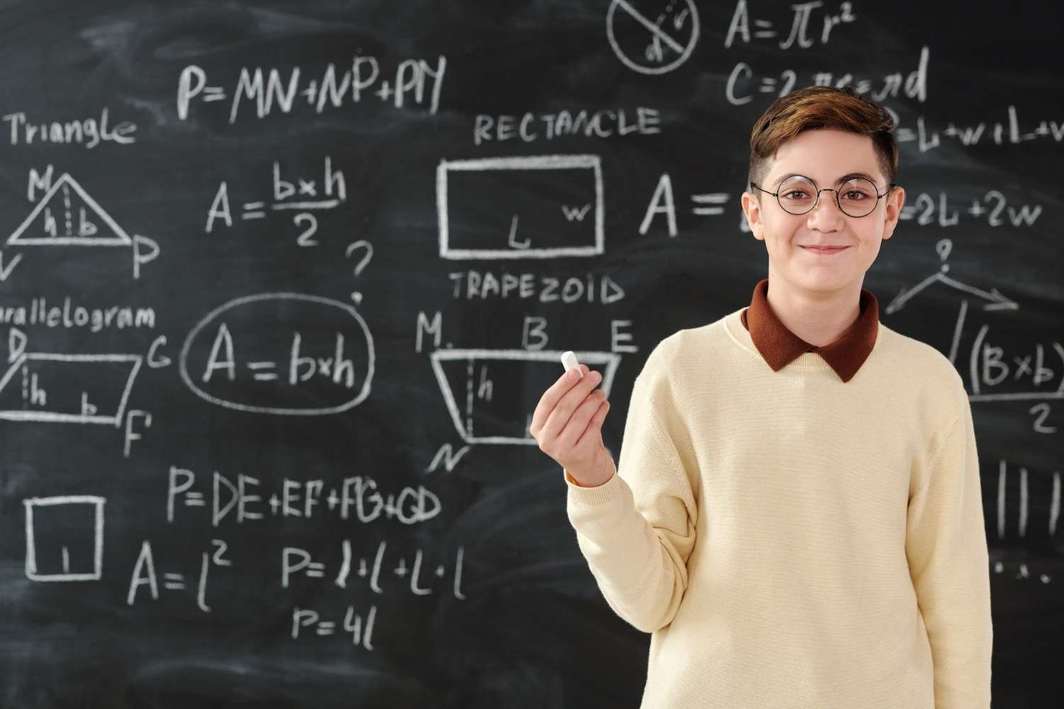 Best Maths Tutoring In Dubai: 5 Benefits Of Tutor Support